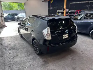 2013 Toyota PRIUS V