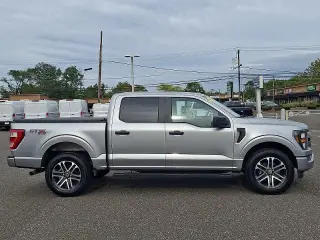 Ford F-150 2023 4x4 XL 4dr SuperCrew 5.5 ft SB