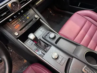 2017 Lexus IS