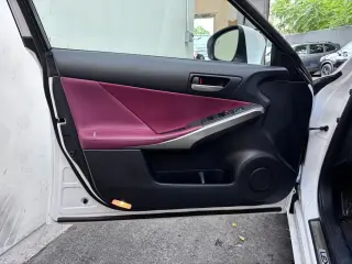 2017 Lexus IS
