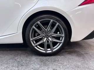 2017 Lexus IS