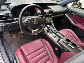 2017 Lexus IS