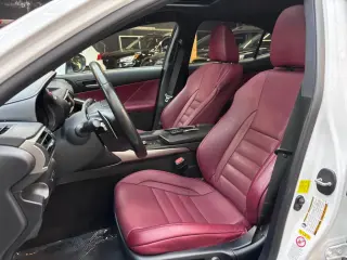 2017 Lexus IS