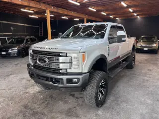 2017 Ford F250 SUPER DUTY CREW CAB