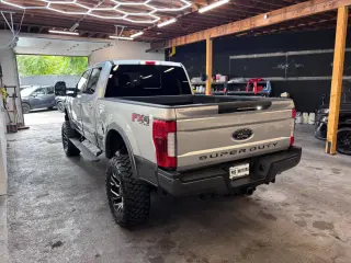 2017 Ford F250 SUPER DUTY CREW CAB