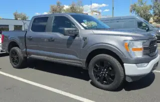 Ford F-150 2022 4x4 XL 4dr SuperCrew 5.5 ft. SB