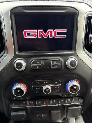 GMC Sierra 1500 Limited 2022 4x4 SLT 4dr Crew Cab 5.8 ft. SB