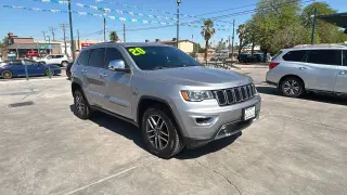 2017 Jeep GRAND CHEROKEE