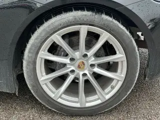 2019 PORSCHE 718 CAYMAN