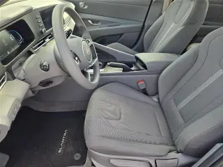Hundai Elantra 2026 SE 4dr Sedan