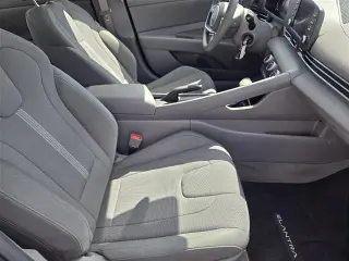 Hundai Elantra 2026 SE 4dr Sedan