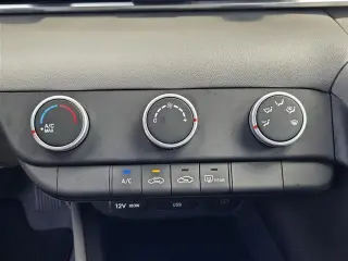 Hundai Elantra 2026 SE 4dr Sedan