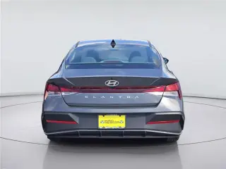 Hundai Elantra 2026 SE 4dr Sedan