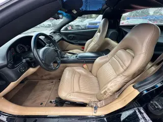 2004 CHEVROLET CORVETTE