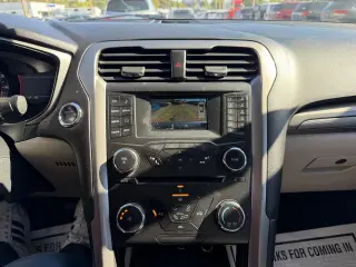 2018 Ford Fusion SE FWD