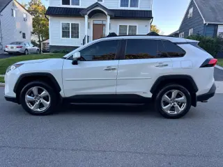 2021 Toyota RAV4 HYBRID