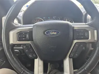 Ford F-150 2016 4x4 Platinum 4dr SuperCrew con cabina de 5.5 m.