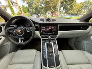 2021 Porsche MACAN
