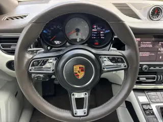 2021 Porsche MACAN