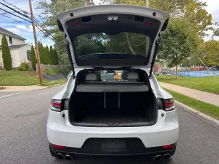 2021 Porsche MACAN