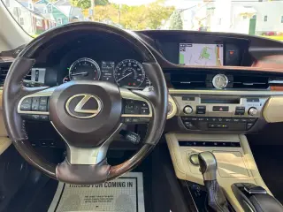 2016 Lexus ES