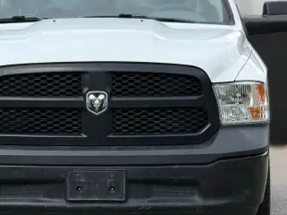 Ram 1500 Classic 2020 4x4 Tradesman 4dr Crew Cab 6.3 ft. SB Pickup