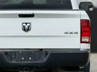Ram 1500 Classic 2020 4x4 Tradesman 4dr Crew Cab 6.3 ft. SB Pickup