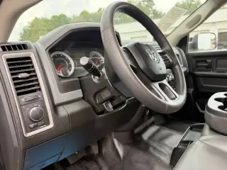 Ram 1500 Classic 2020 4x4 Tradesman 4dr Crew Cab 6.3 ft. SB Pickup