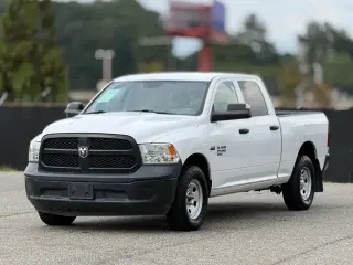 Ram 1500 Classic 2020 4x4 Tradesman 4dr Crew Cab 6.3 ft. SB Pickup