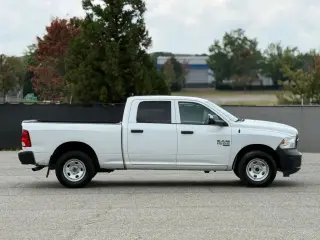 Ram 1500 Classic 2020 4x4 Tradesman 4dr Crew Cab 6.3 ft. SB Pickup