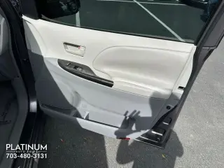 2011 Toyota SIENNA