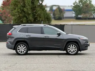 Jeep Cherokee 2016 4x4 High Altitude 4dr SUV