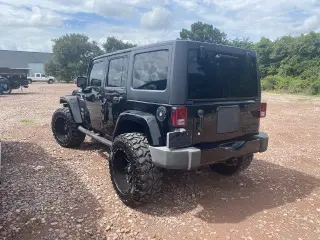 Jeep Wrangler Unlimited 2017 4x4 Sahara 4dr SUV