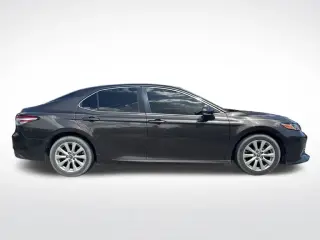 Toyota Camry 2018 LE 4dr Sedán