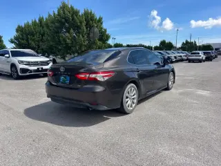 Toyota Camry 2018 LE 4dr Sedán
