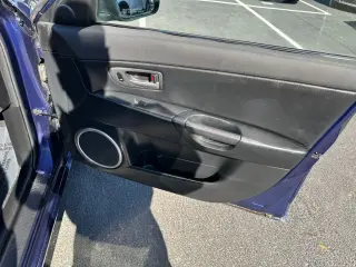 2004 Mazda MAZDA3