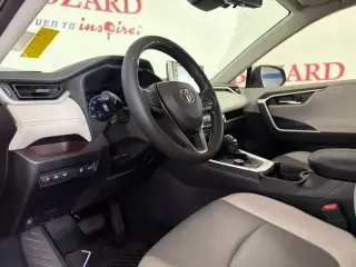Toyota RAV4 Híbrido 2019 AWD Limited 4dr SUV