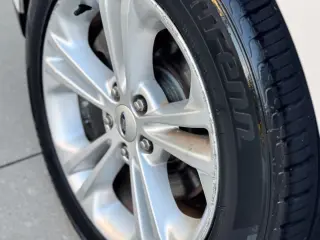 2015 Ford TAURUS