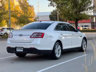 2015 Ford TAURUS