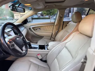 2015 Ford TAURUS