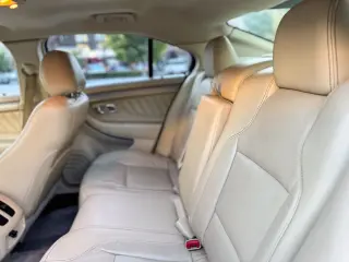 2015 Ford TAURUS