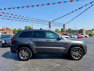 2016 Jeep GRAND CHEROKEE