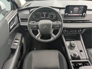 Mitsubishi Outlander 2024 ES 4dr SUV