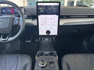 Ford Mustang Mach-E 2023 Select 4dr SUV