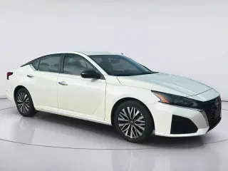 Nissan Altima 2025 2.5 SV 4dr Sedán