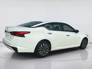Nissan Altima 2025 2.5 SV 4dr Sedán