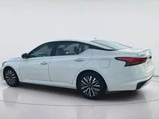 Nissan Altima 2025 2.5 SV 4dr Sedán