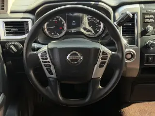 2018 NISSAN TITAN CREW CAB
