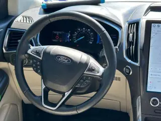 Ford Edge 2021 AWD Titanium 4dr Crossover