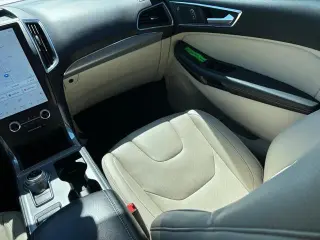 Ford Edge 2021 AWD Titanium 4dr Crossover